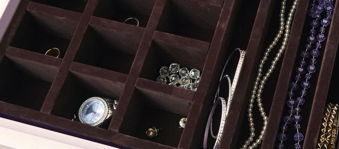 how to organize jewelry