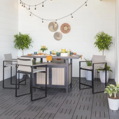 how to arrange potted plants on a patio square