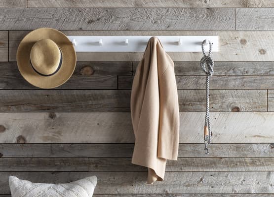 how to hang hats on wall