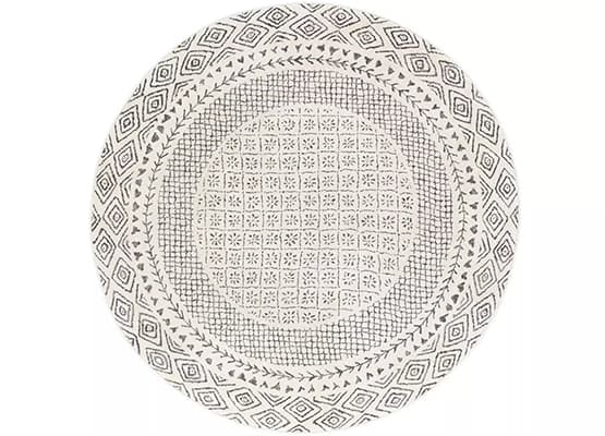 round rug with pattern