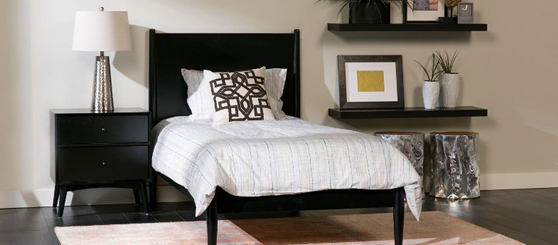Black And White Decor Trends For The Bedroom Living Spaces