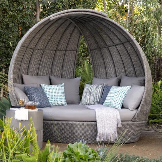 https://www.livingspaces.com/globalassets/images/blog/2023/09/0921_outdoor_cushions_square.jpg