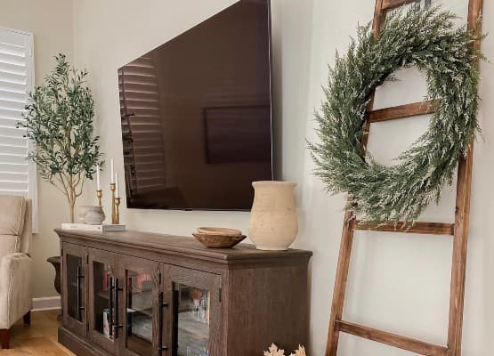 christmas living room wreath