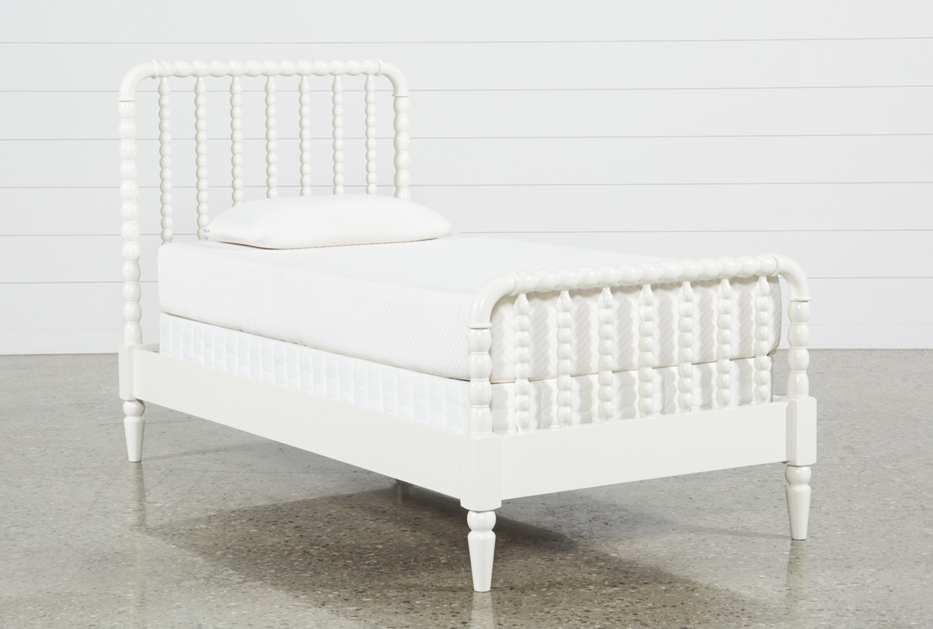 white spindle bed