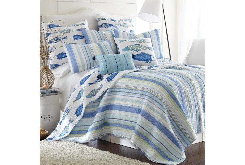 Full/Queen Quilt-3 Piece Set Reversible Stipes To Fish Print - 360